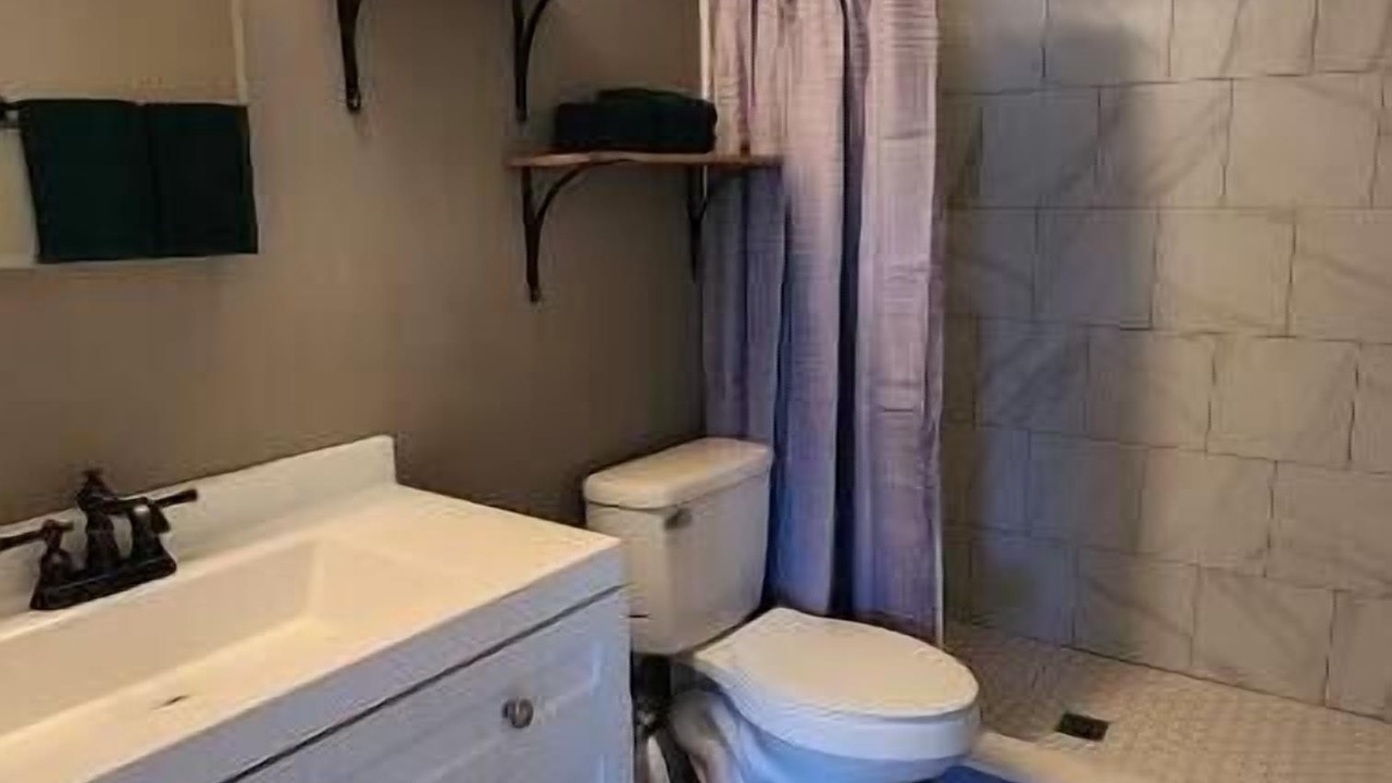 Photo of Bathroom in Ventura
