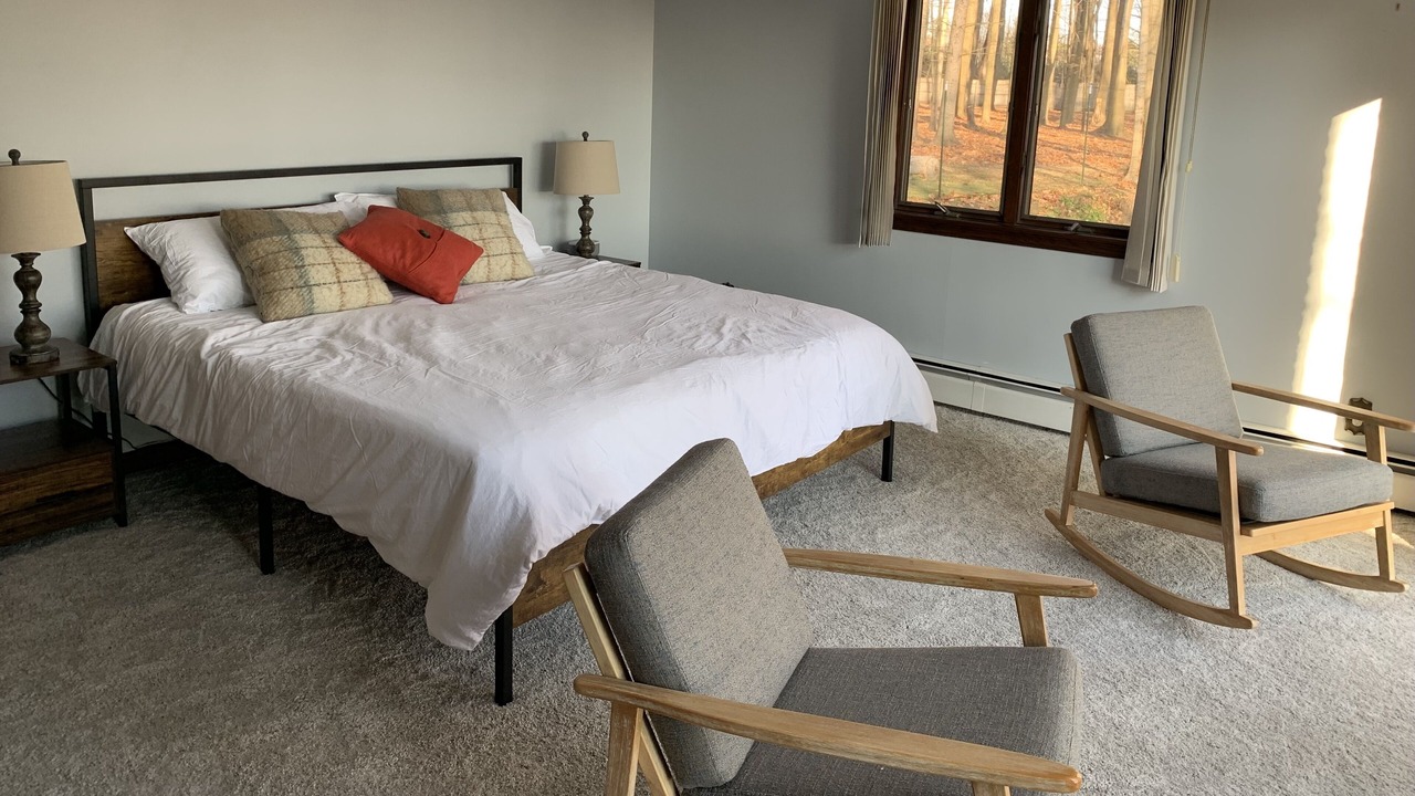 Photo of Bedroom in Conneaut