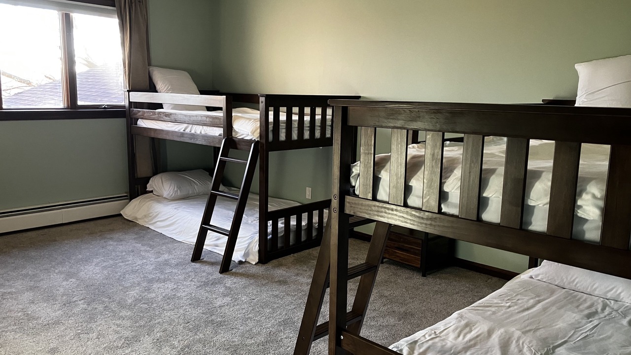 Photo of Bedroom in Conneaut