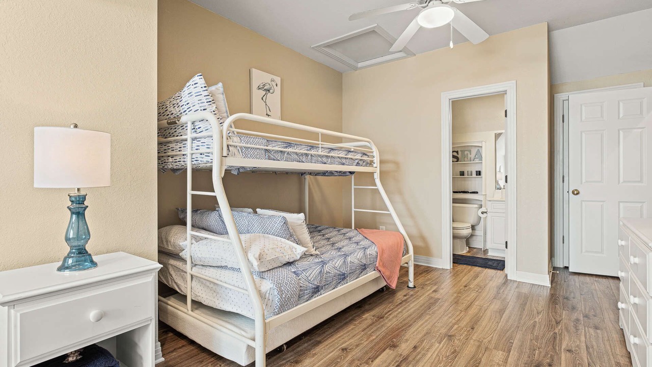 Photo of Bedroom in Bermuda Bay