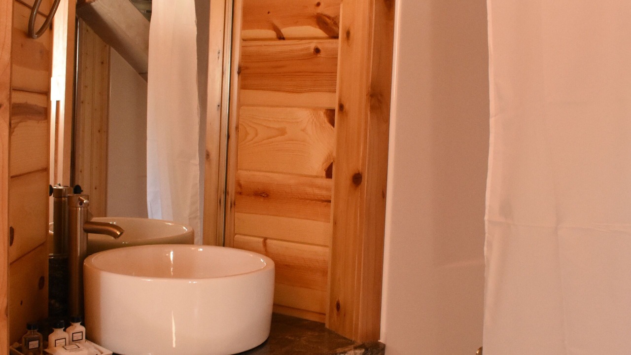 Photo of Bathroom in Lyons