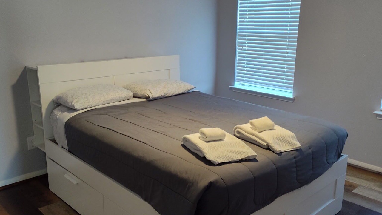 Photo of Bedroom in Pearland