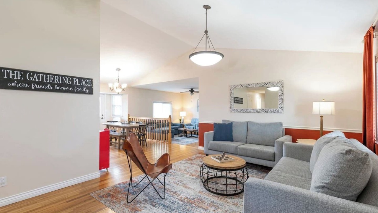 Photo of Livingroom in Lakeview
