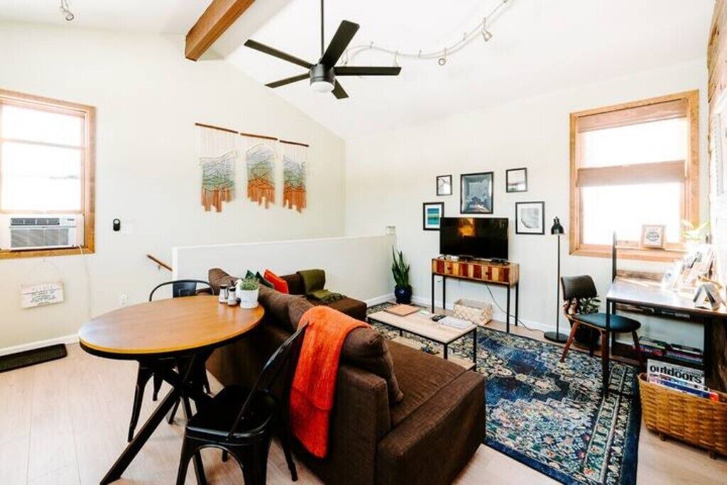 Photo of Livingroom in Sunnyside
