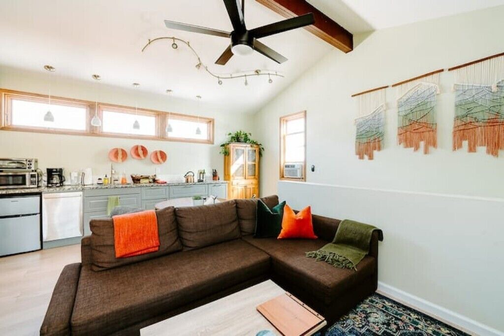 Photo of Livingroom in Sunnyside
