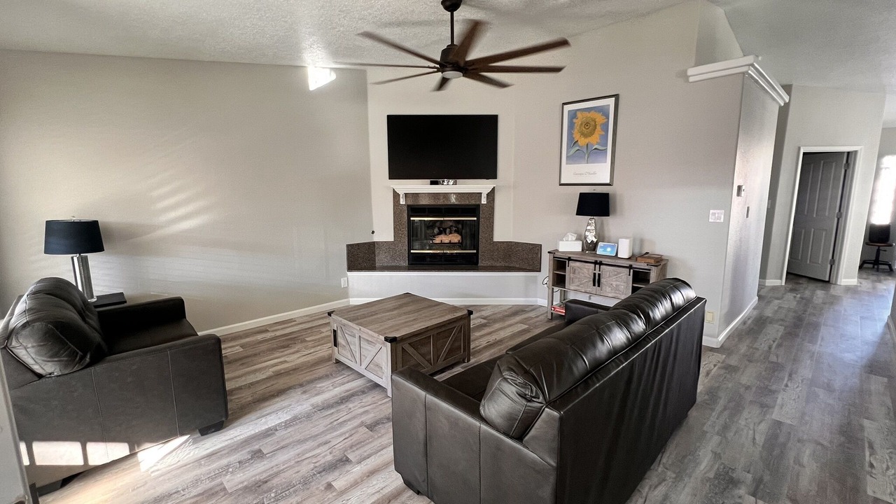 Photo of Livingroom in Taylor Ranch