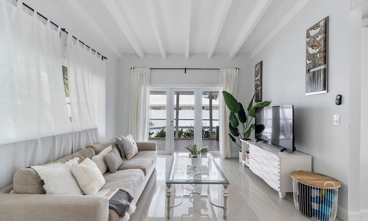 Photo of Livingroom in Dolphin Isles