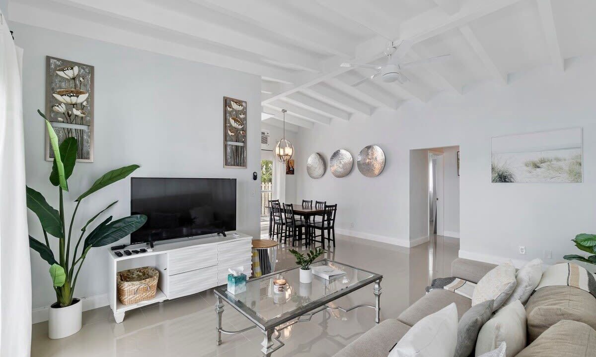 Photo of Livingroom in Dolphin Isles