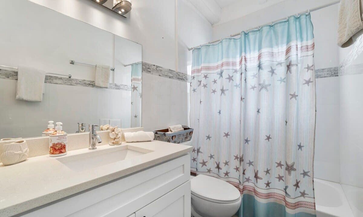 Photo of Bathroom in Dolphin Isles