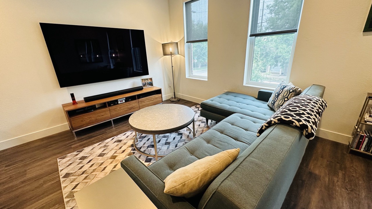 Photo of Livingroom in Five Points