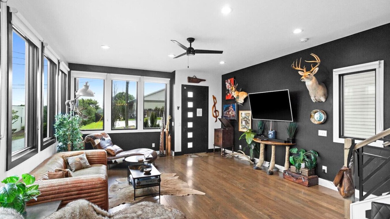 Photo of Livingroom in Chestnut Hill