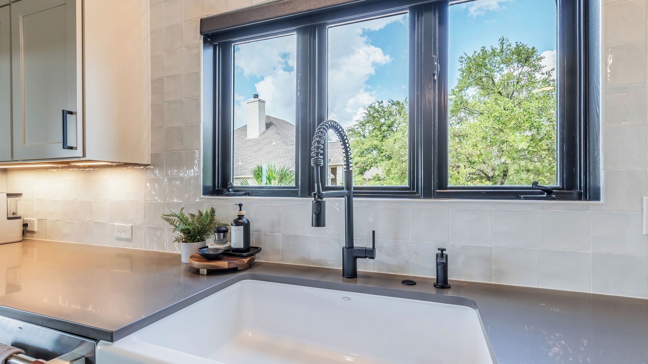 Photo of Bathroom in Point Venture