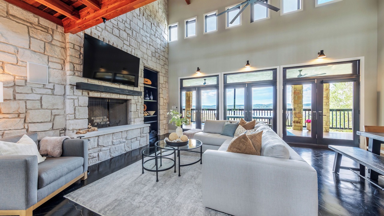 Photo of Livingroom in Point Venture
