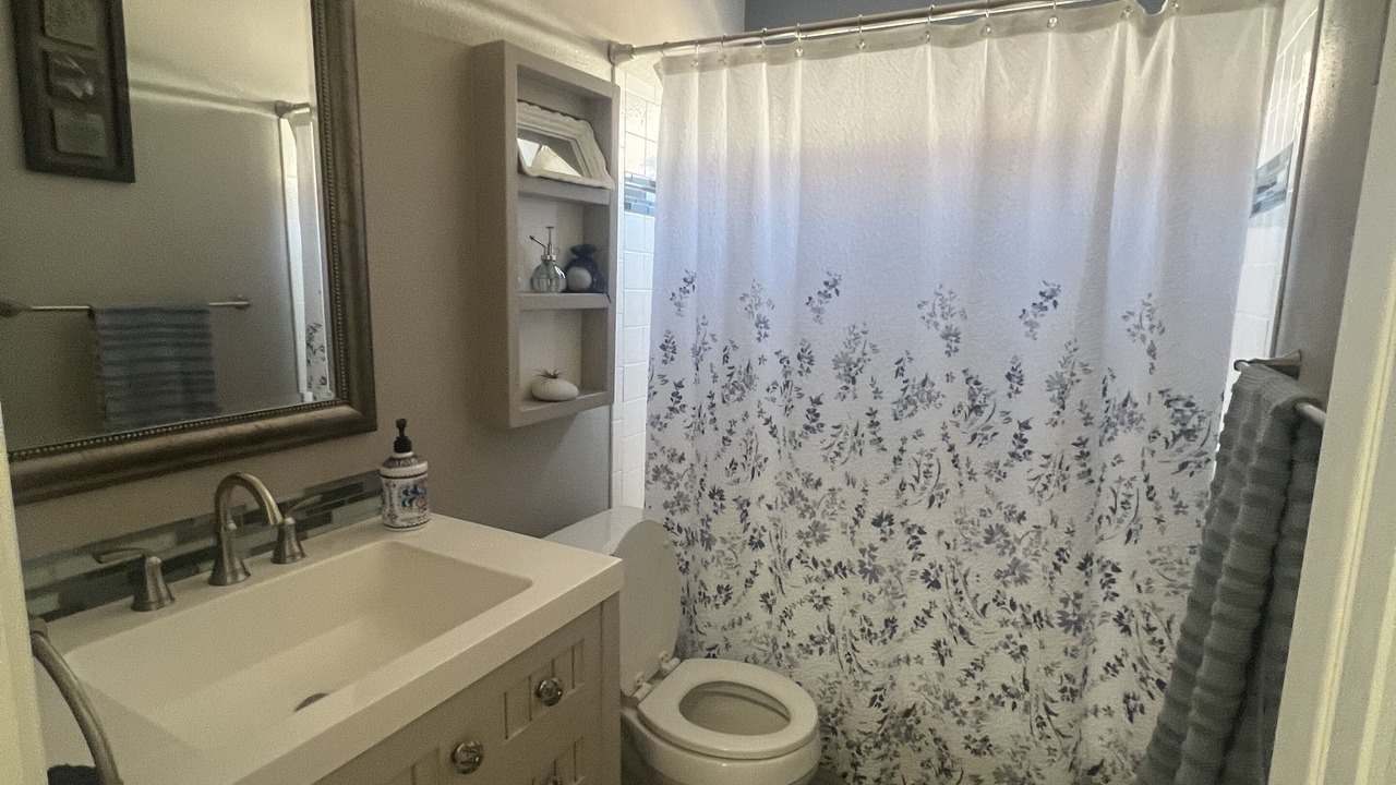 Photo of Bathroom in Parkway