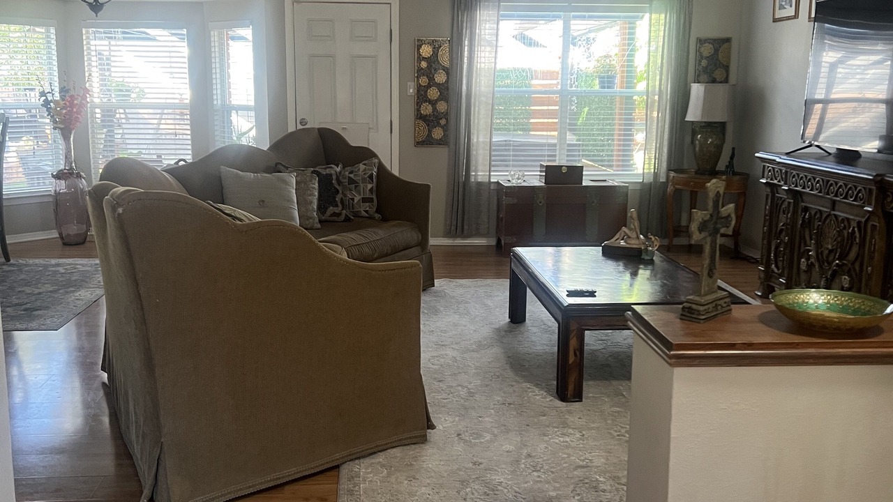 Photo of Livingroom in Parkway
