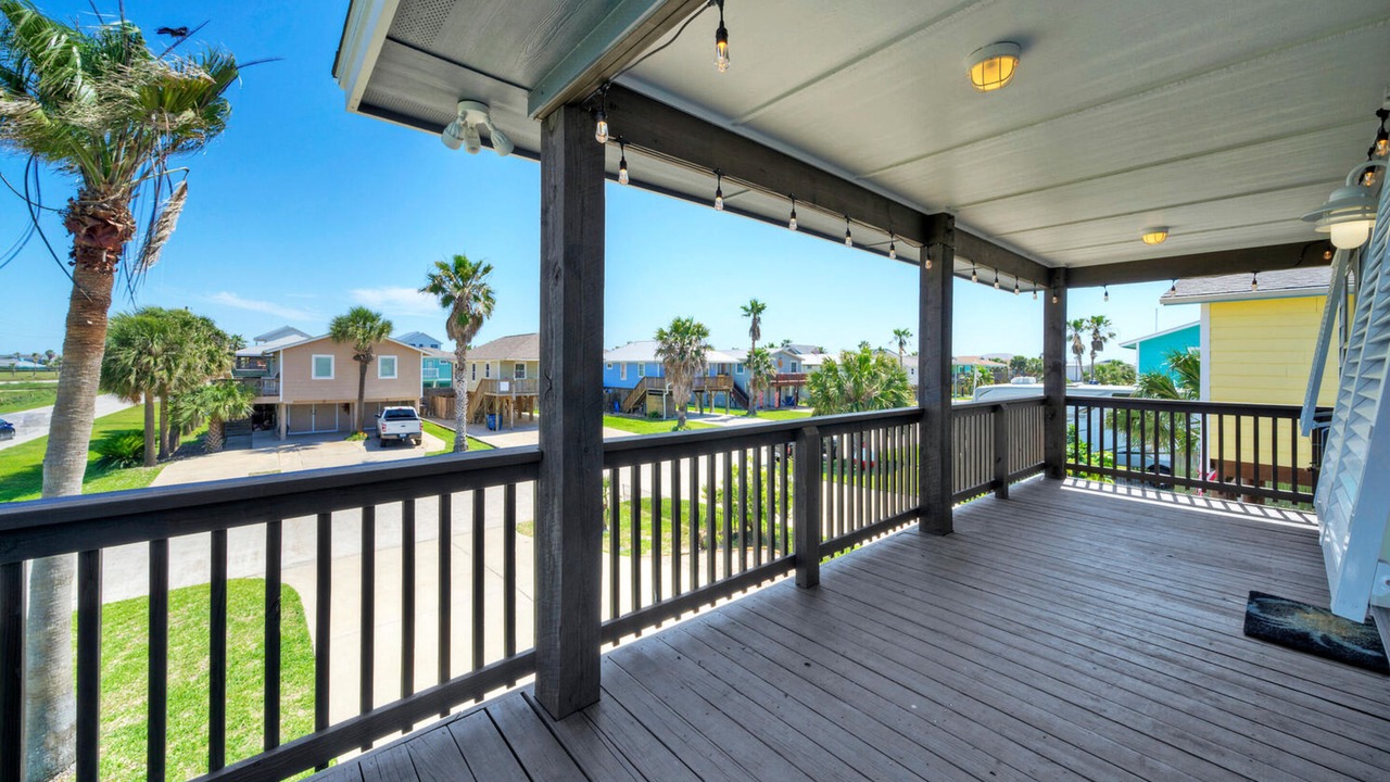 Photo of Patio Balcony in Leeward Sands