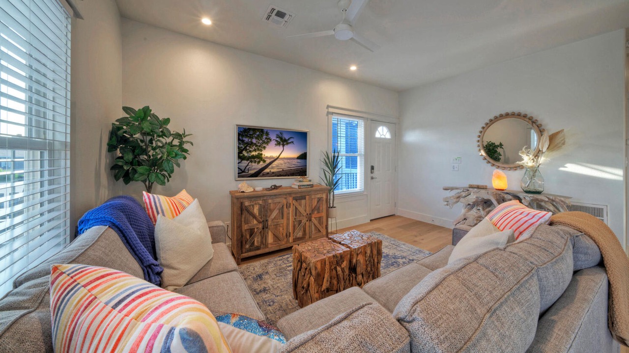Photo of Livingroom in Leeward Sands