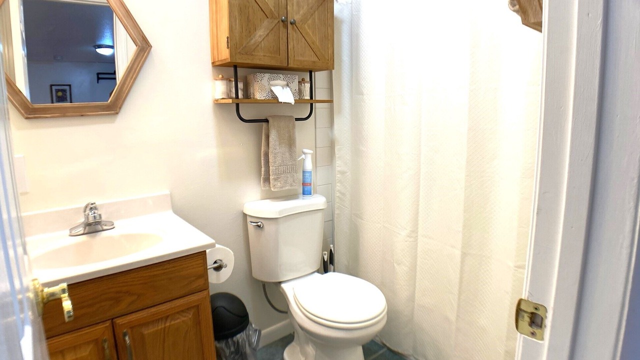 Photo of Bathroom in Shadow Mountain
