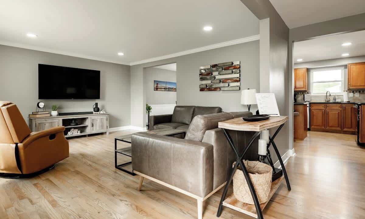 Photo of Bedroom in Roselawn Finance