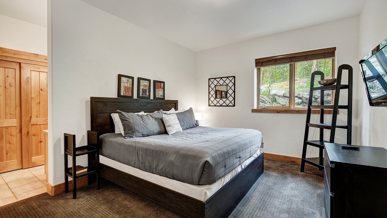 Photo of Bedroom in Woodmoor