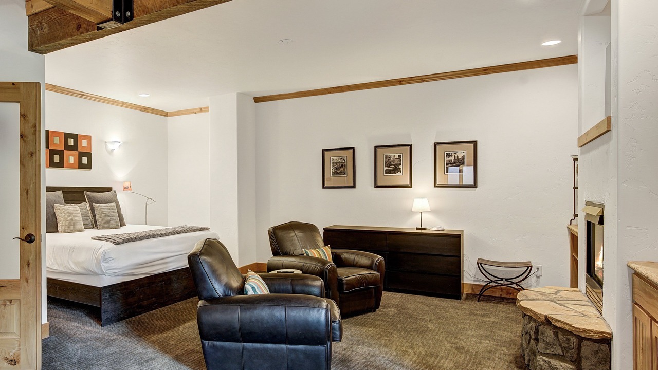 Photo of Bedroom in Woodmoor