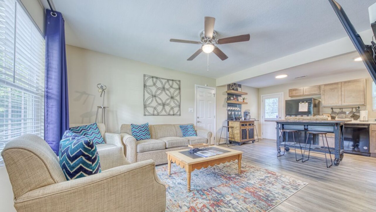 Photo of Livingroom in Knoxville