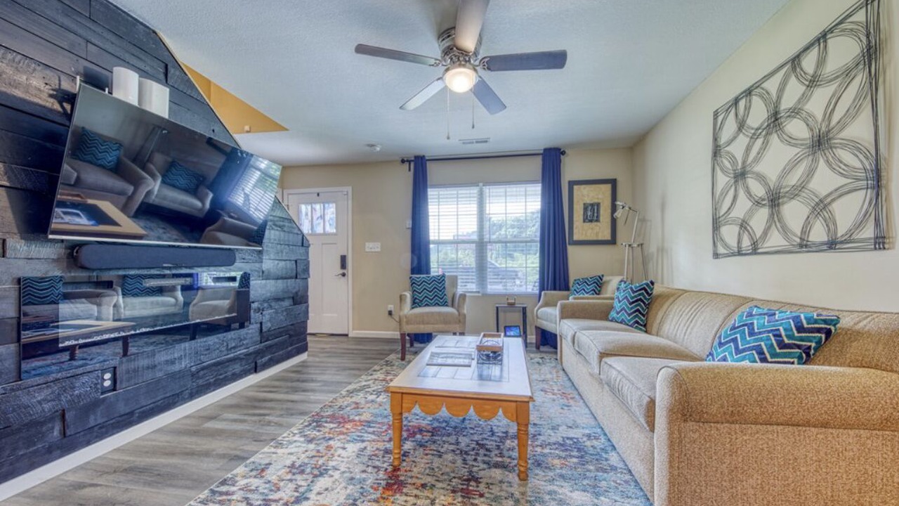 Photo of Livingroom in Knoxville