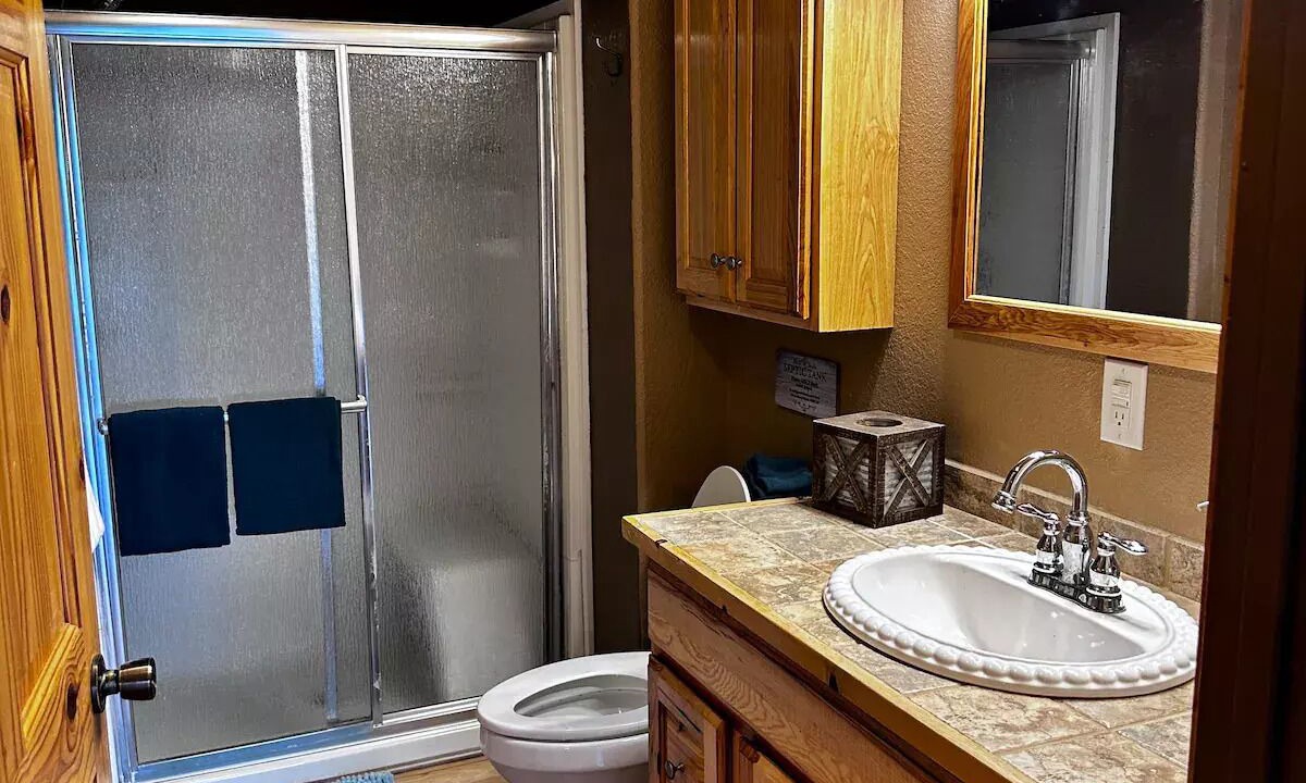 Photo of Bathroom in Aztec