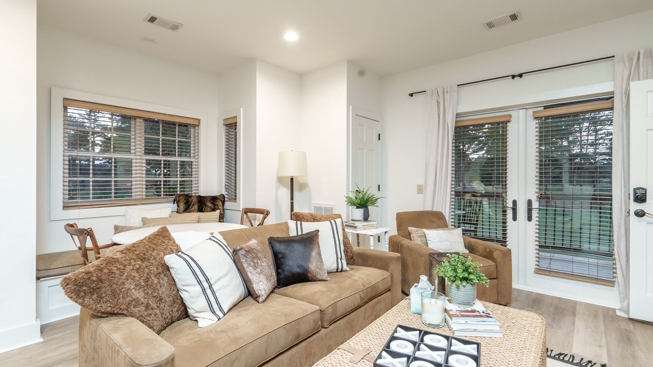 Photo of Livingroom in Lake Oconee