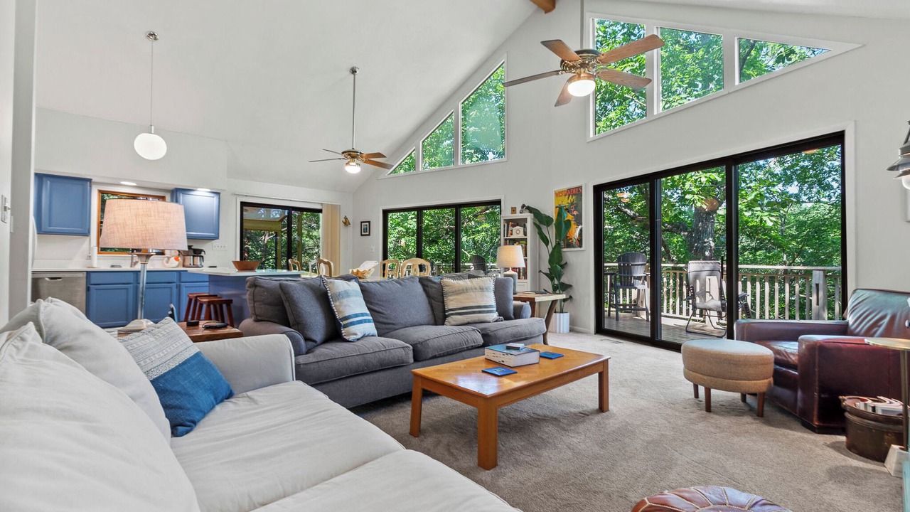 Photo of Livingroom in Chesapeake Ranch Estates-Drum Point