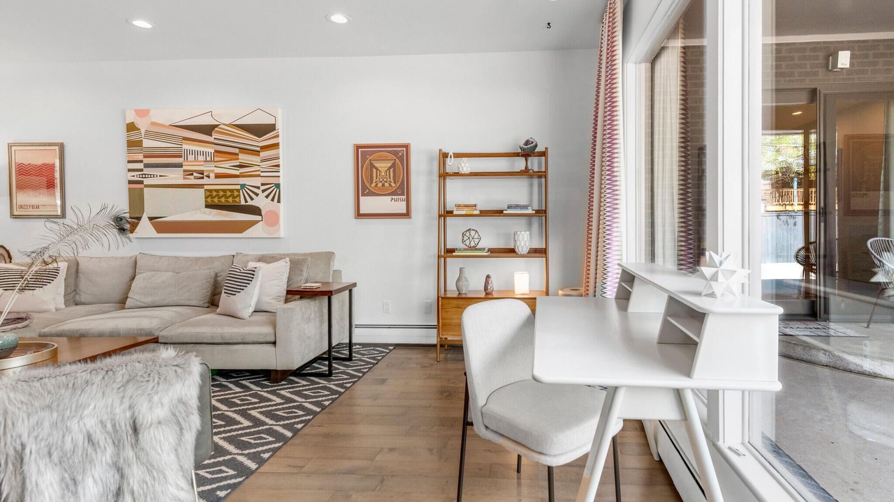 Photo of Livingroom in Central Boulder