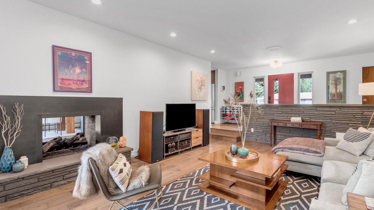 Photo of Livingroom in Central Boulder