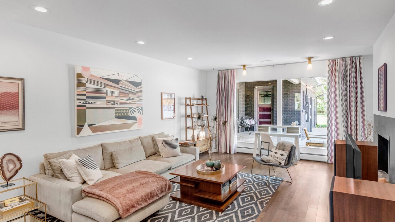 Photo of Livingroom in Central Boulder