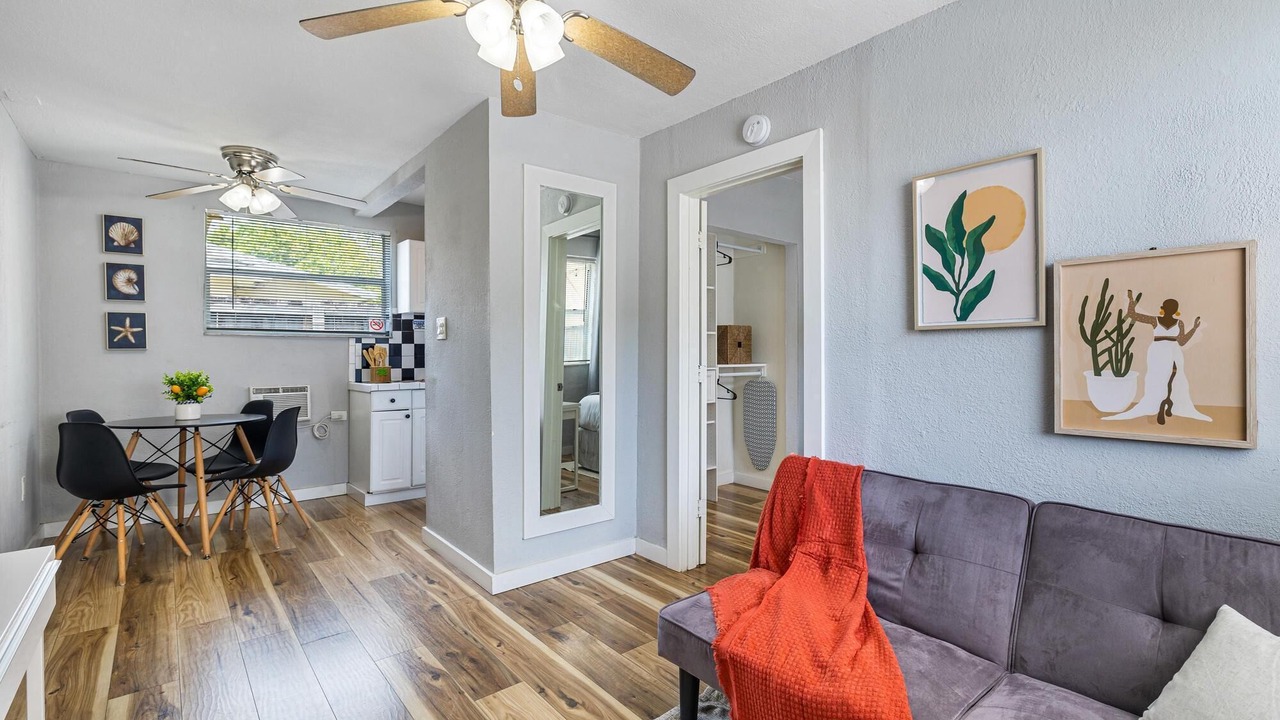 Photo of Livingroom in Harbordale