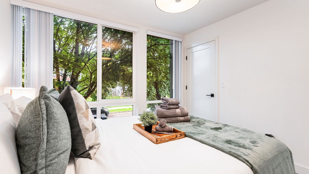 Photo of Bedroom in Eastlake