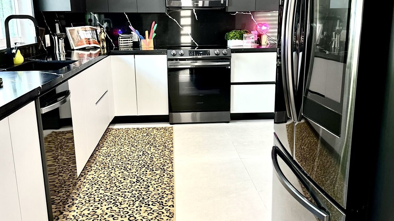 Photo of Kitchen in Harbor Beach