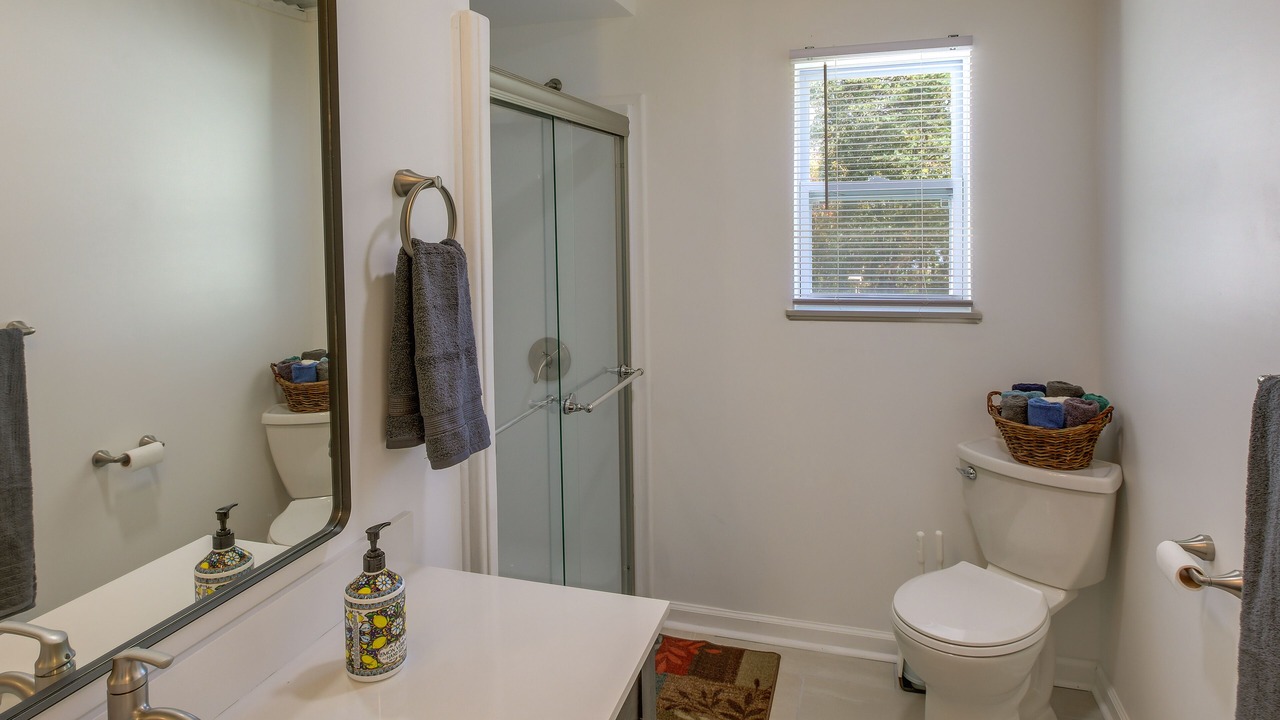 Photo of Bathroom in Lupton City