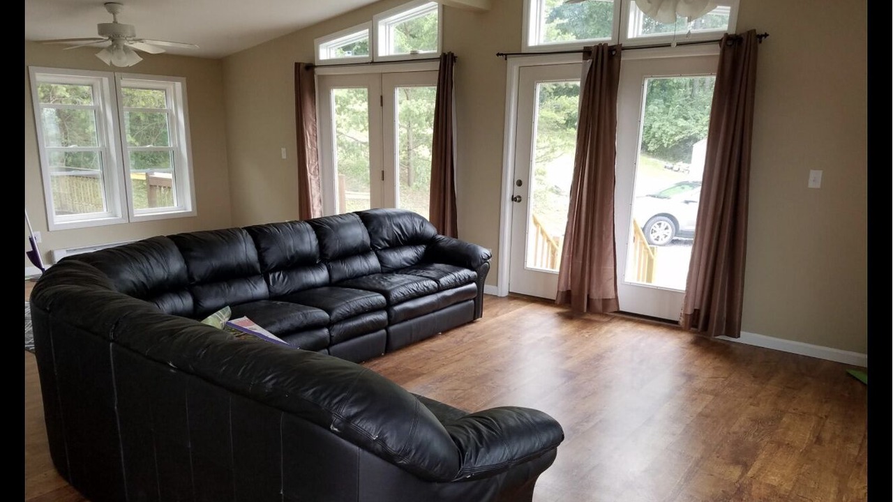 Photo of Livingroom in Potts Grove