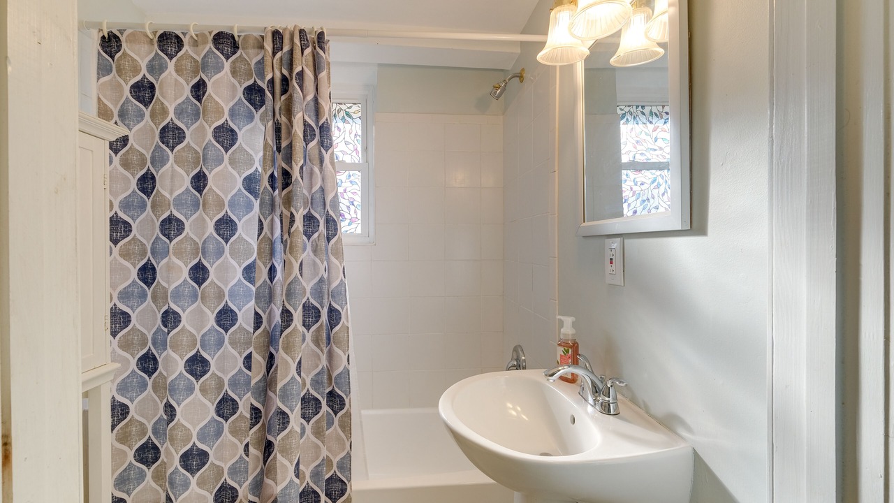 Photo of Bathroom in Newington