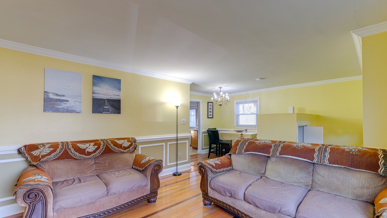 Photo of Livingroom in Newington