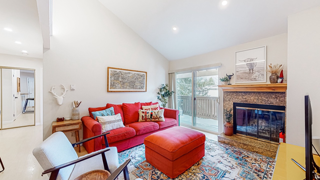Photo of Livingroom in Avon