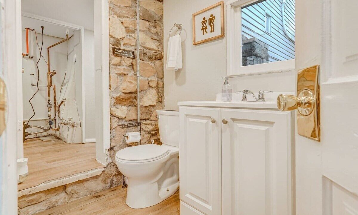 Photo of Bathroom in Skyway