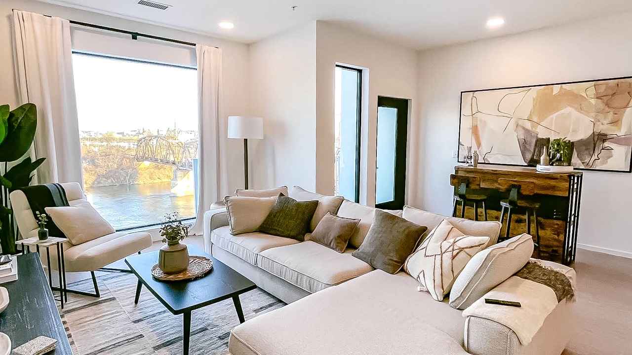 Photo of Livingroom in North Capitol