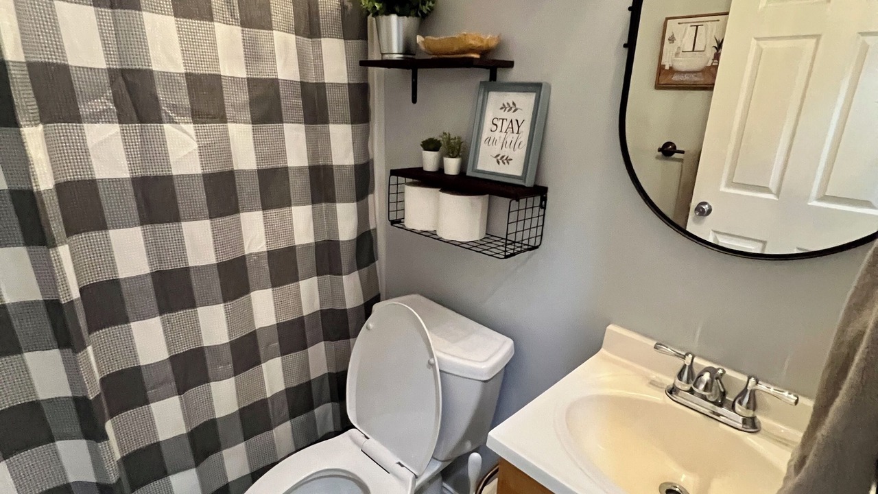 Photo of Bathroom in Chattanooga Valley