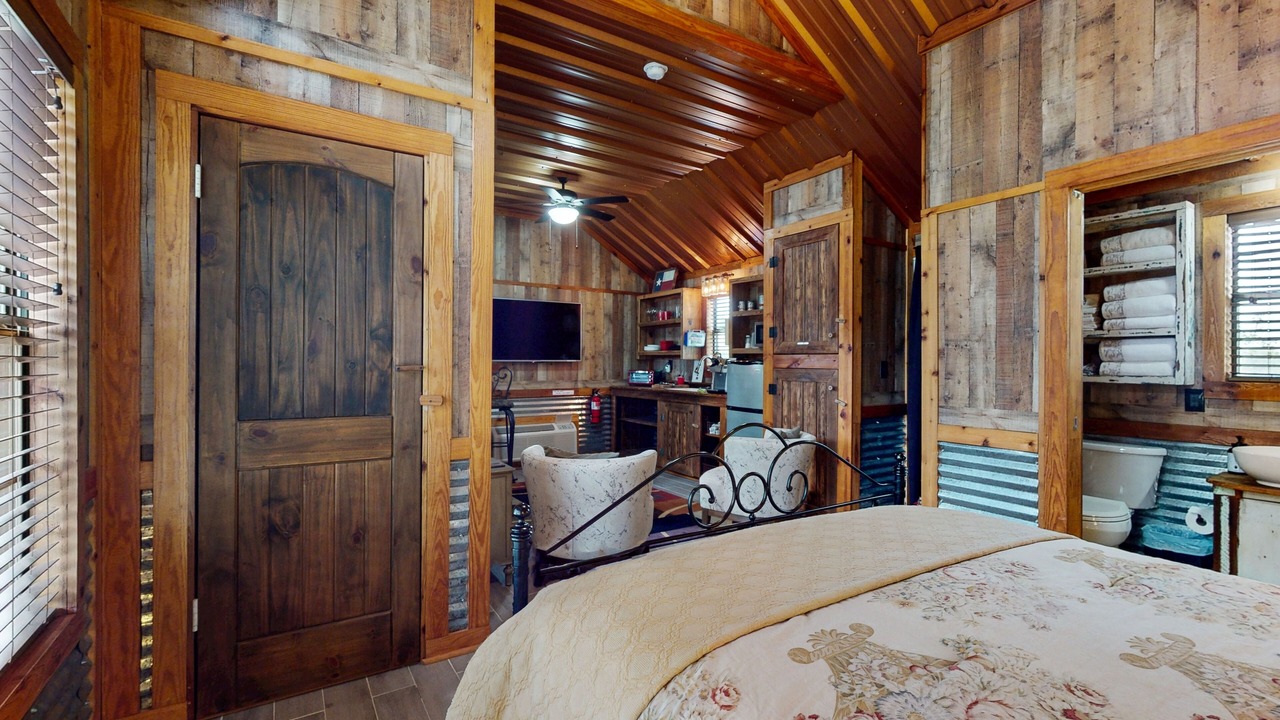 Photo of Bedroom in Ledbetter