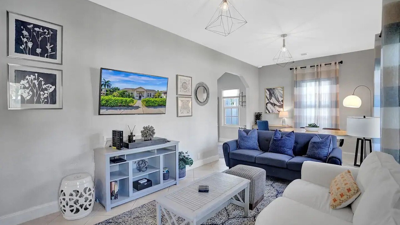 Photo of Livingroom in Surfside