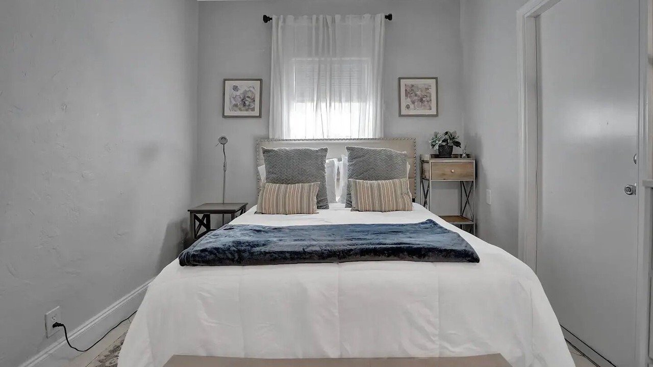 Photo of Bedroom in Surfside