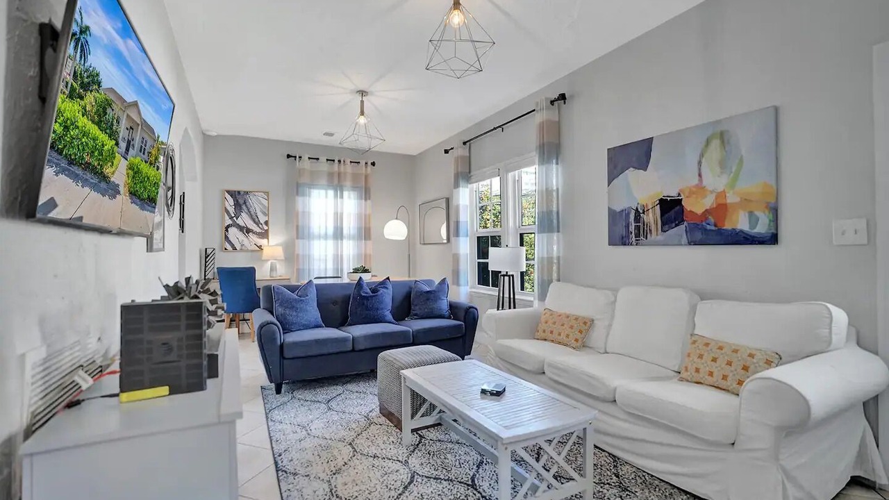 Photo of Livingroom in Surfside