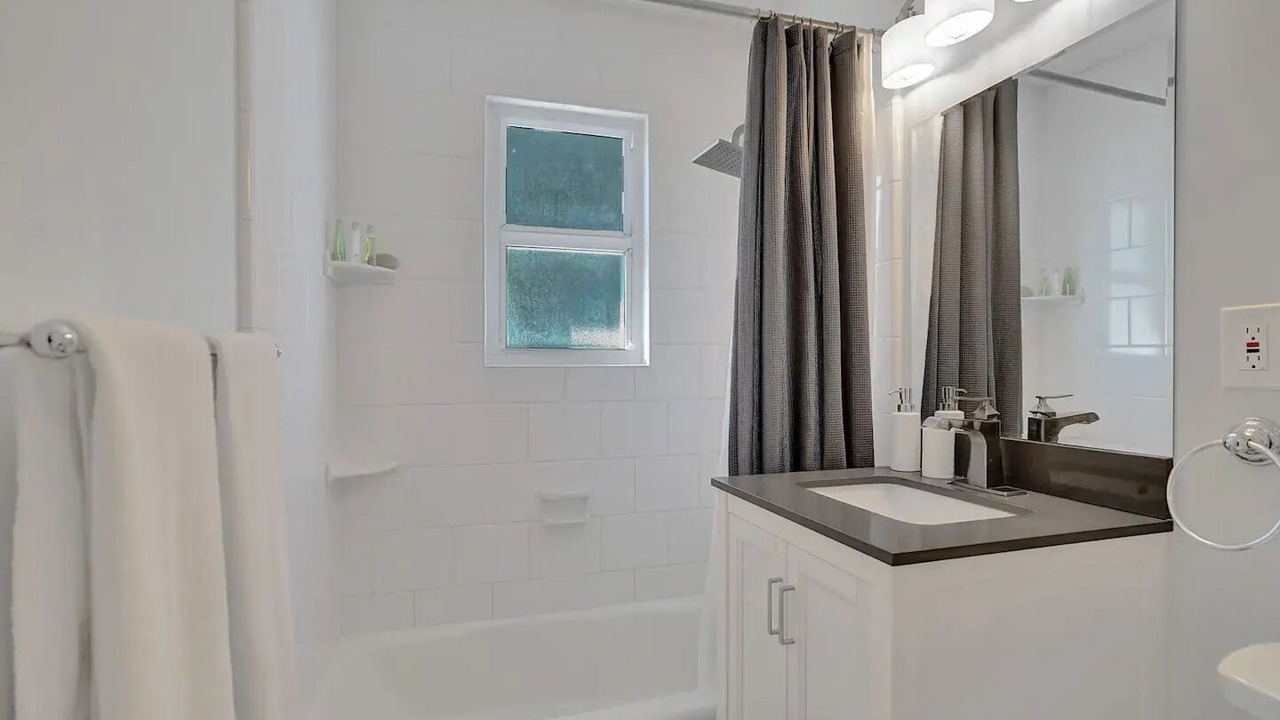 Photo of Bathroom in Surfside