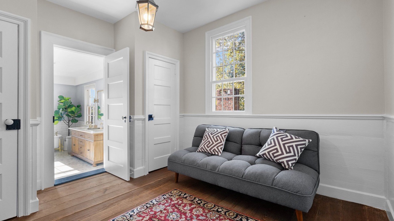 Photo of Livingroom in Chapel Hill